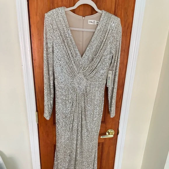 Sequined long Eliza J evening gown - Picture 5 of 6